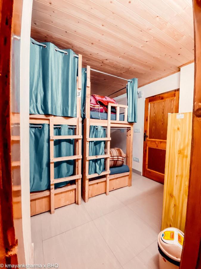 Albergue Backpackers Headquarter Manali Habitación foto