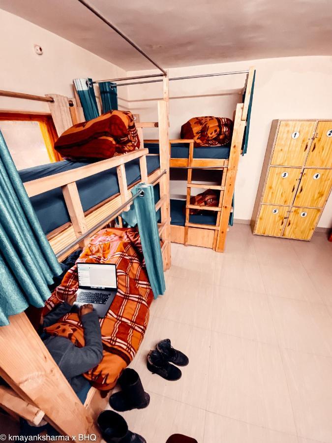 Albergue Backpackers Headquarter Manali Exterior foto