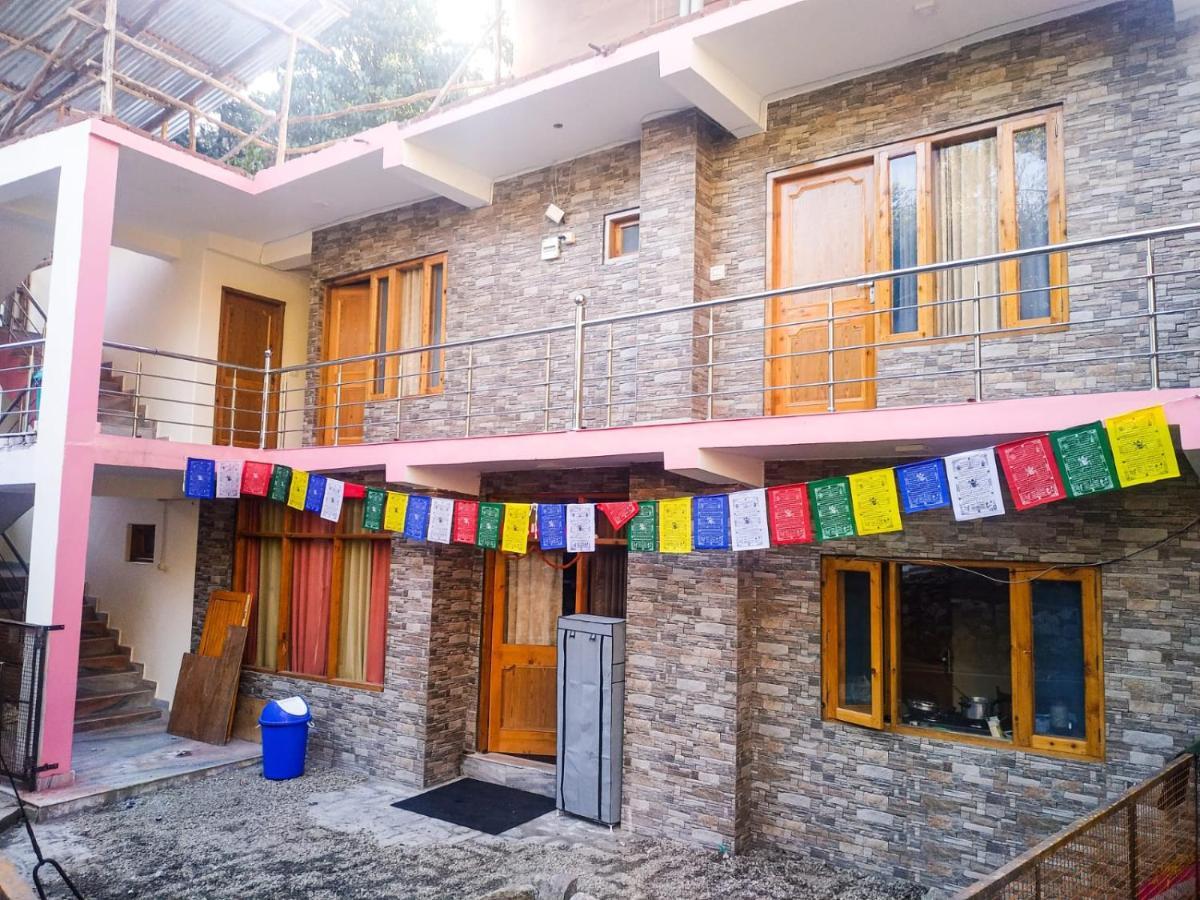 Albergue Backpackers Headquarter Manali Exterior foto