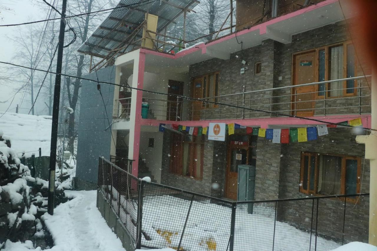 Albergue Backpackers Headquarter Manali Exterior foto